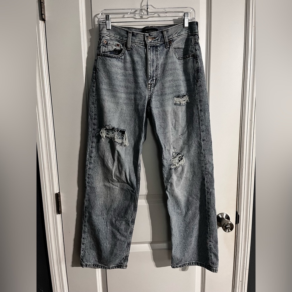 Aeropostale Relaxed Distressed Blue Jeans (4)